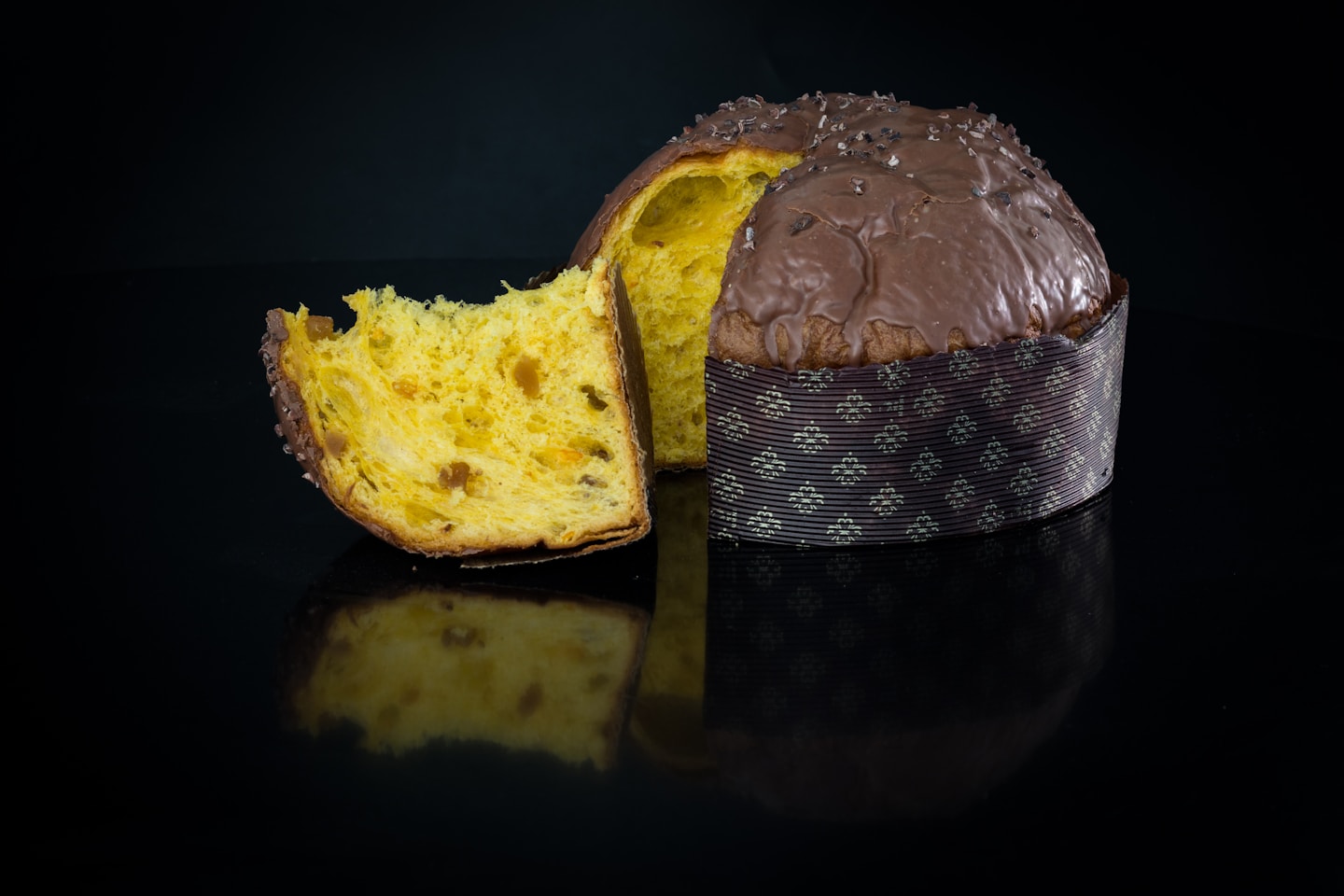 Pear and chocolate panettone